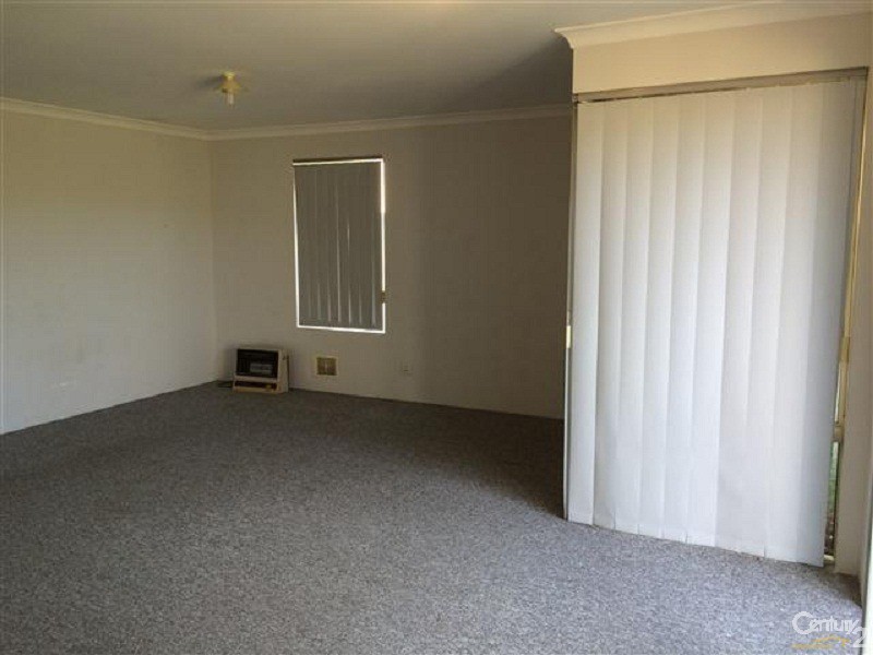 8/4  Marlo Place, Waikiki WA 6169