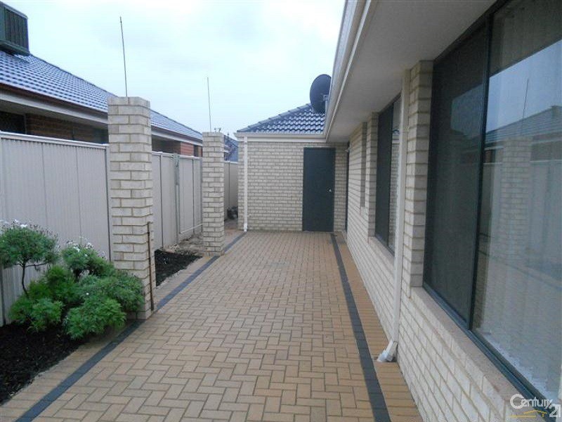 20 Harrington Waters Drive, Waikiki WA 6169