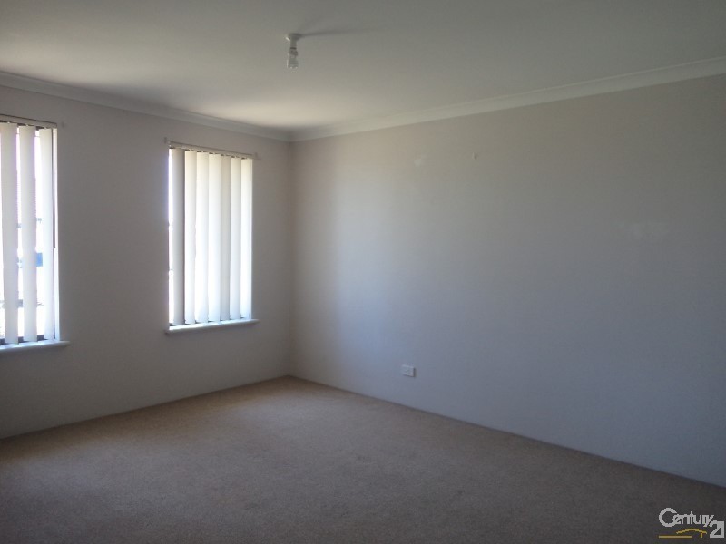 20 Harrington Waters Drive, Waikiki WA 6169