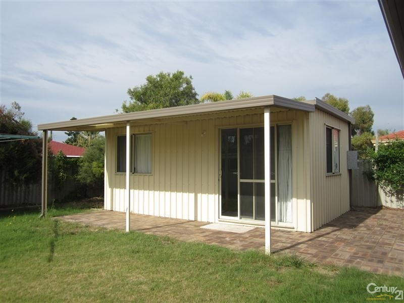 20 Cambridge Drive, Cooloongup WA 6168