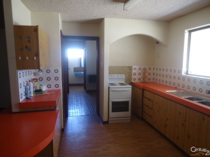 1 Waikiki Road, Safety Bay WA 6169