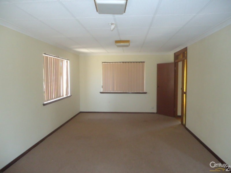 1 Waikiki Road, Safety Bay WA 6169