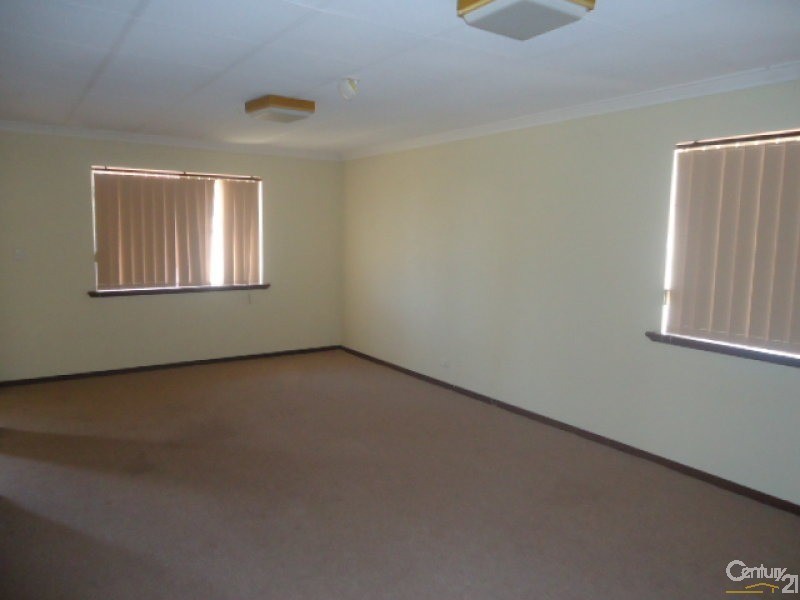 1 Waikiki Road, Safety Bay WA 6169