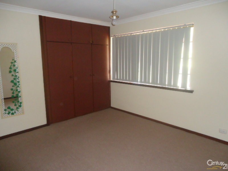 1 Waikiki Road, Safety Bay WA 6169