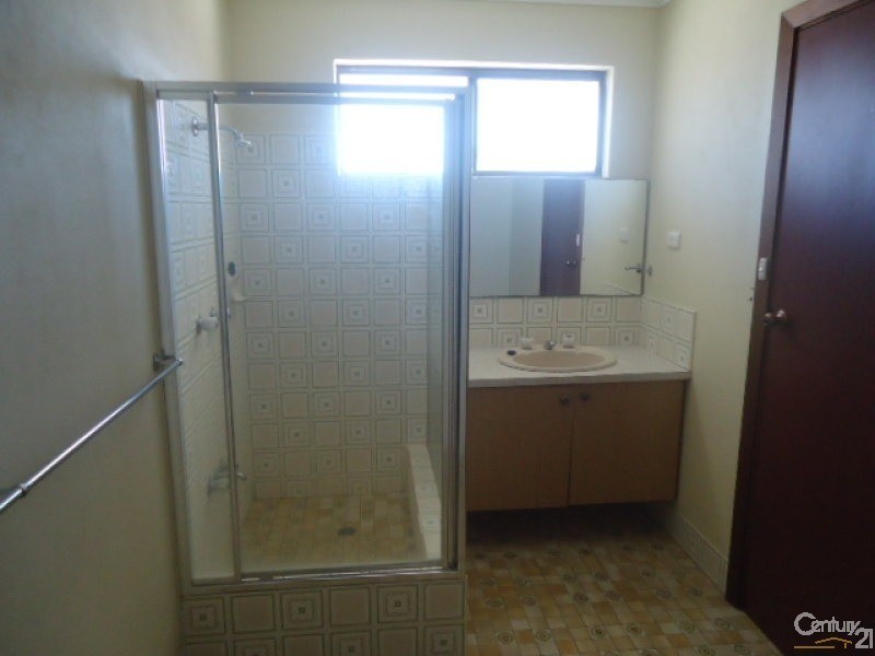 1 Waikiki Road, Safety Bay WA 6169