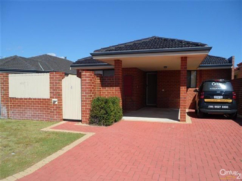 4 Pamplona Boulevard, Port Kennedy WA 6172
