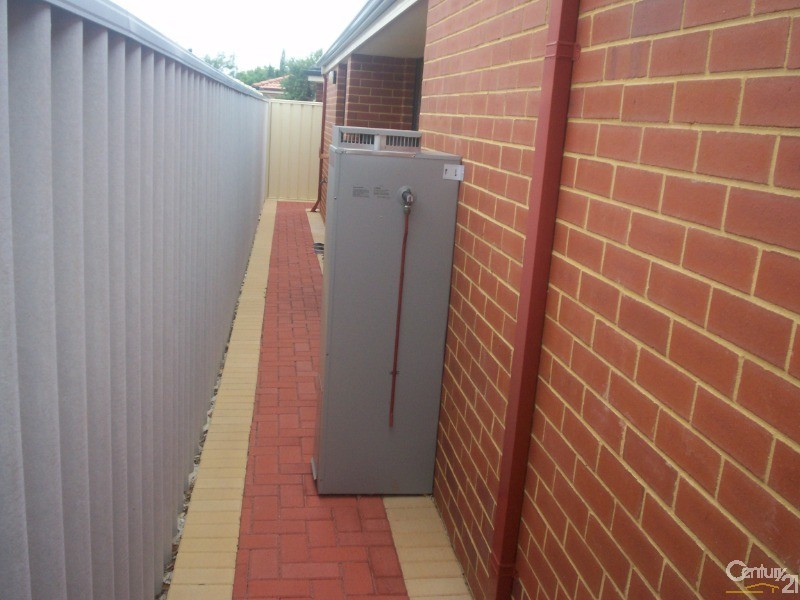 4 Pamplona Boulevard, Port Kennedy WA 6172