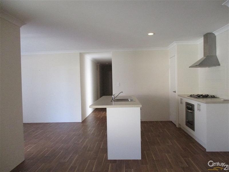 30 Kalli Street, Golden Bay WA 6174