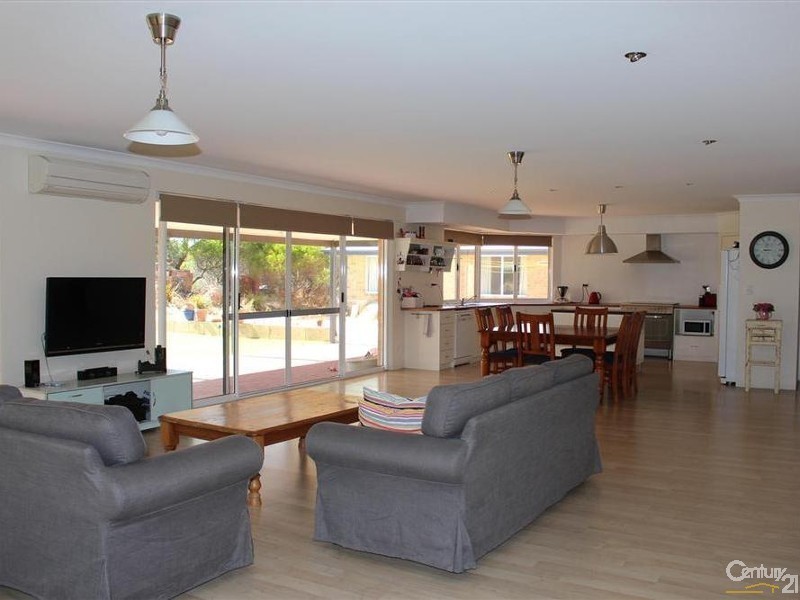 55 Miltona Drive, Secret Harbour WA 6173