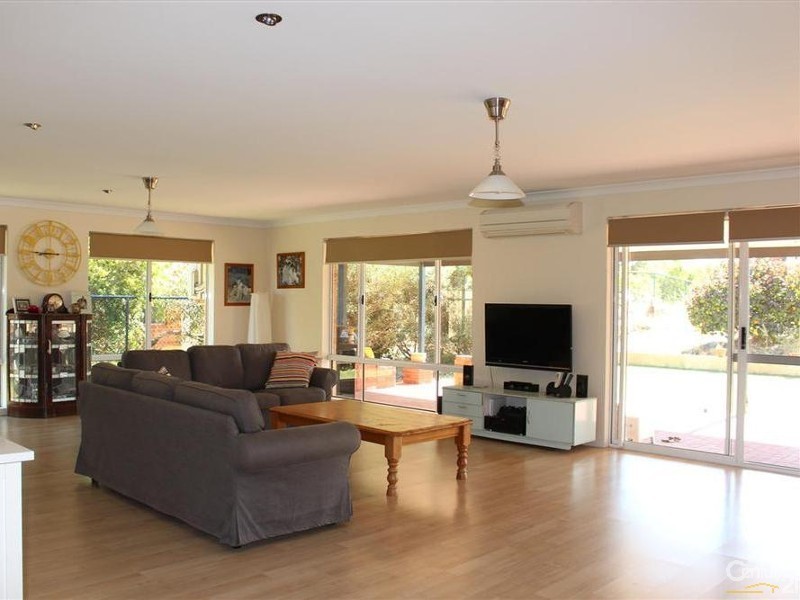 55 Miltona Drive, Secret Harbour WA 6173