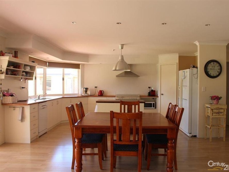 55 Miltona Drive, Secret Harbour WA 6173