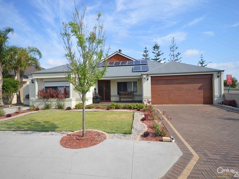 32 Baycliff Turn, Waikiki WA 6169