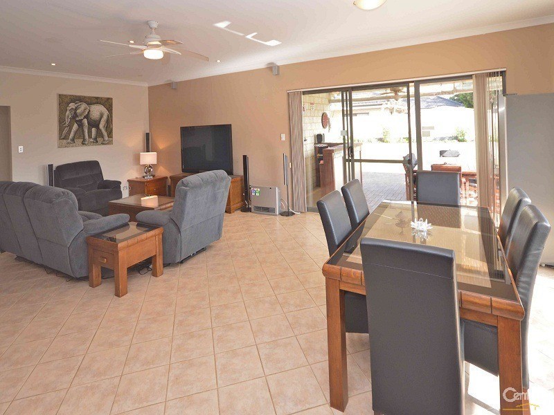 32 Baycliff Turn, Waikiki WA 6169