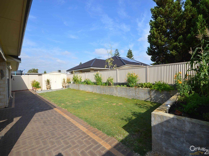 32 Baycliff Turn, Waikiki WA 6169