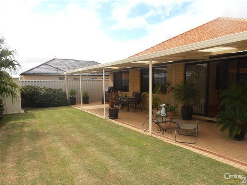 102 Hawker Street, Shoalwater WA 6169