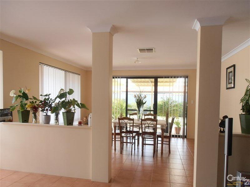 102 Hawker Street, Shoalwater WA 6169