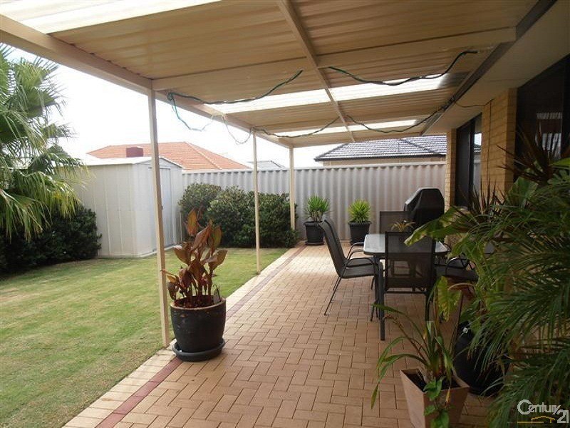 102 Hawker Street, Shoalwater WA 6169