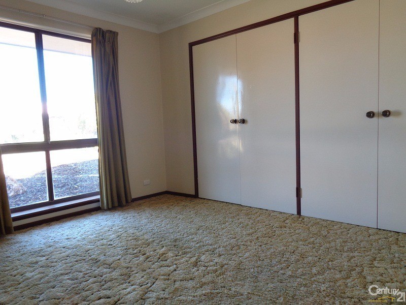 8 Crawford Court, Safety Bay WA 6169