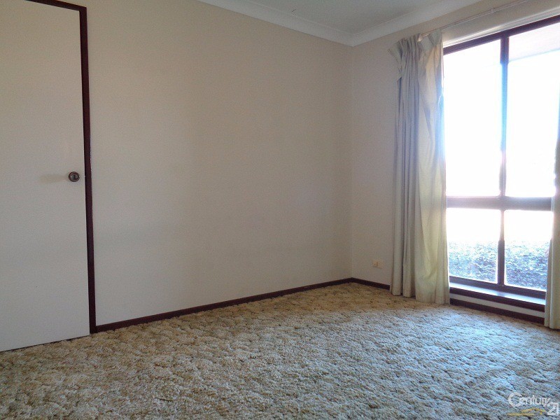8 Crawford Court, Safety Bay WA 6169