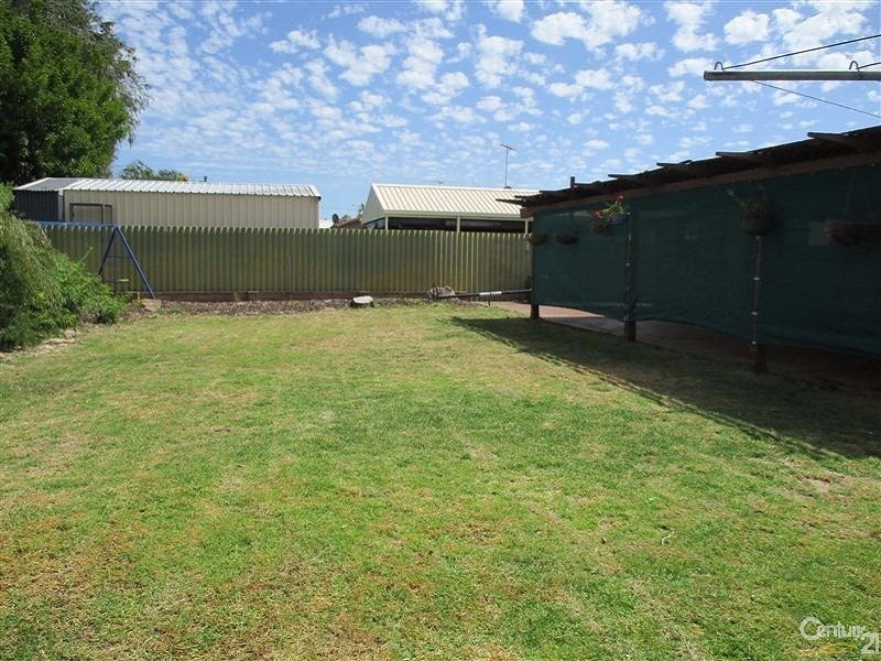 8 Crawford Court, Safety Bay WA 6169
