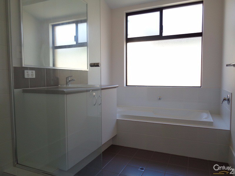 37 Sapphire Chase, Wellard WA 6170
