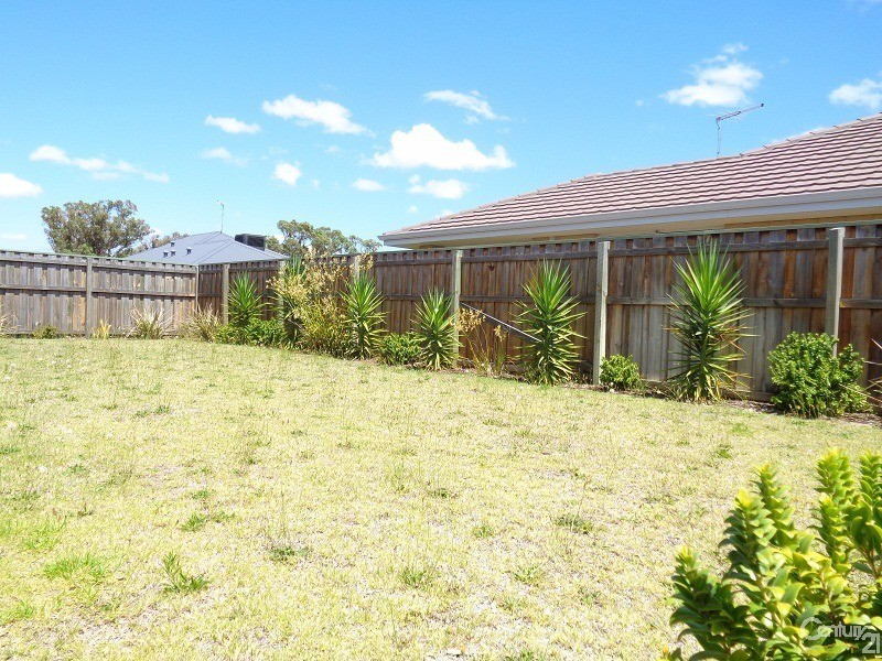 37 Sapphire Chase, Wellard WA 6170