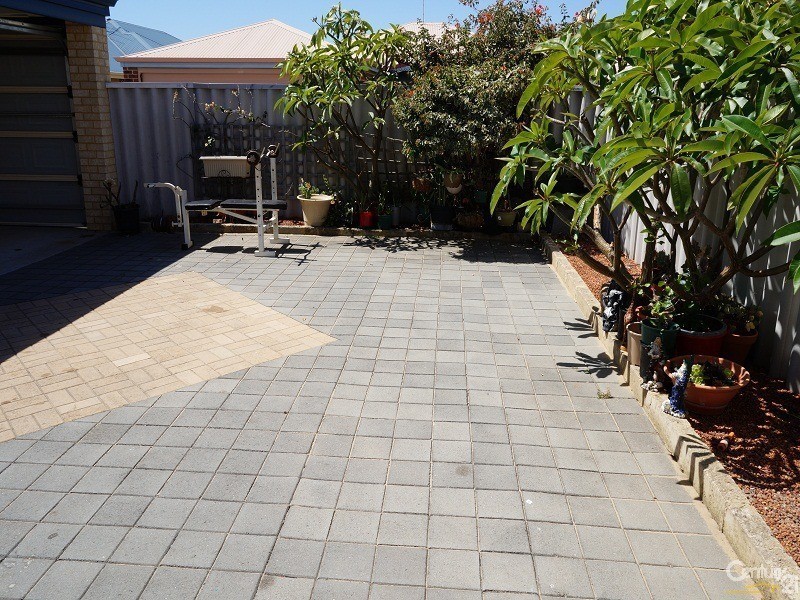 51 Zaragoza Drive, Port Kennedy WA 6172