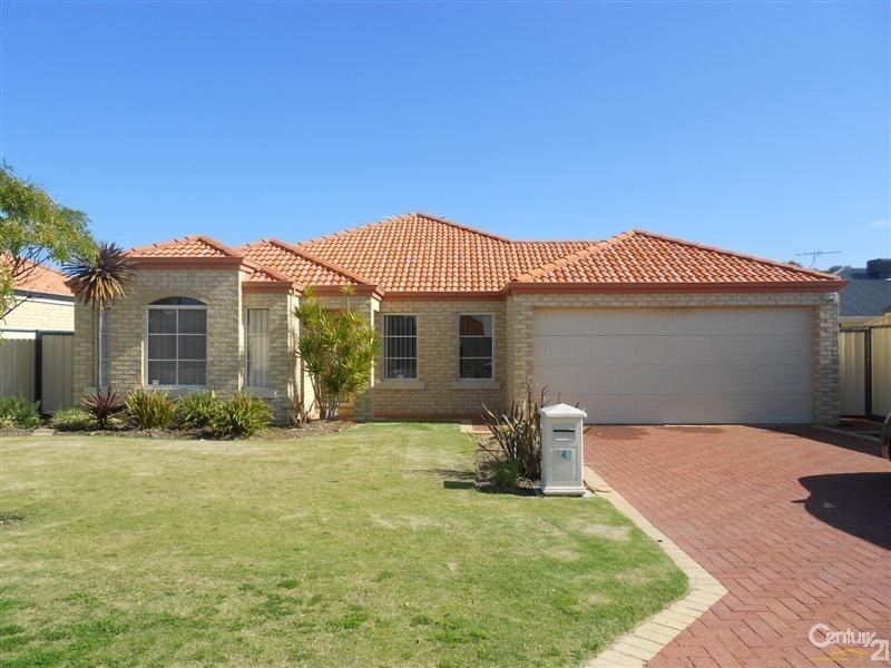 4 Sorrento Turn, Secret Harbour WA 6173