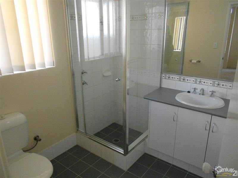 4 Sorrento Turn, Secret Harbour WA 6173