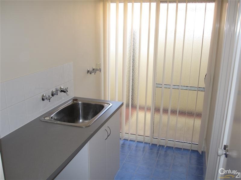 4 Sorrento Turn, Secret Harbour WA 6173