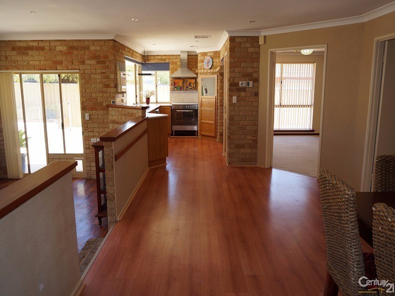 61 Waikiki Road, Safety Bay WA 6169