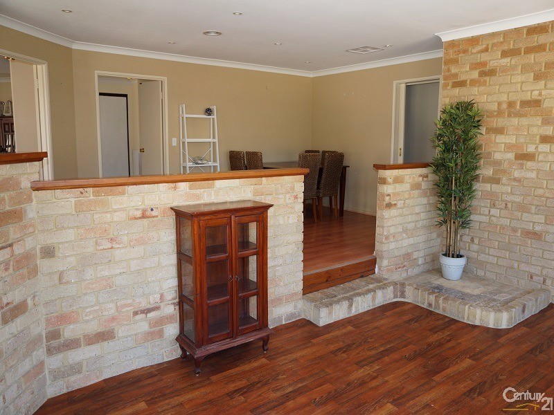 61 Waikiki Road, Safety Bay WA 6169