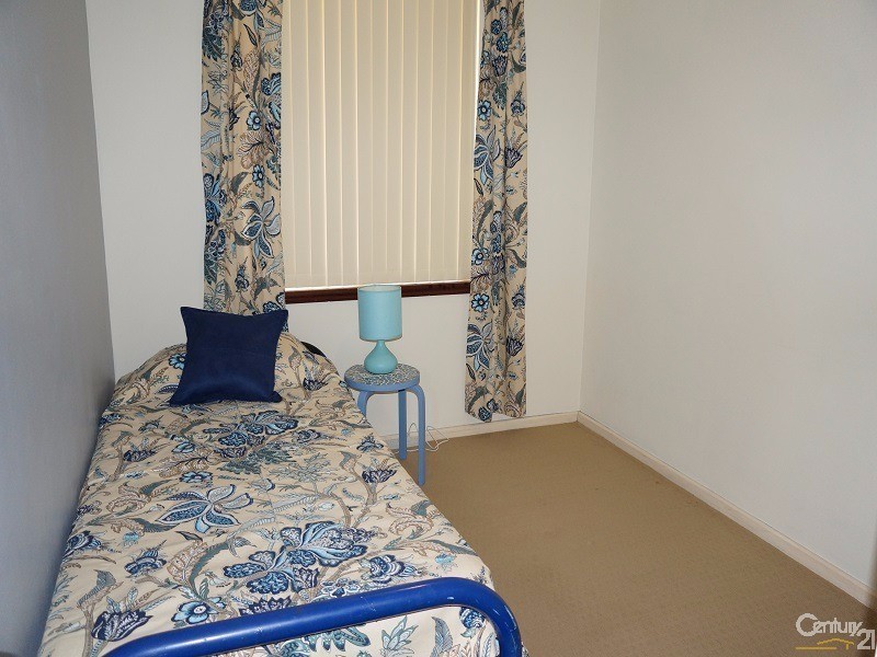 61 Waikiki Road, Safety Bay WA 6169