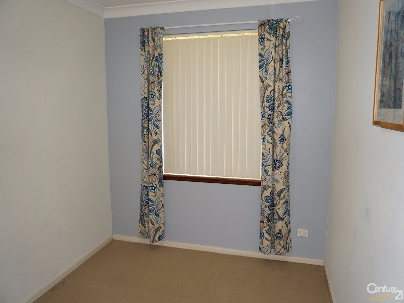 61 Waikiki Road, Safety Bay WA 6169