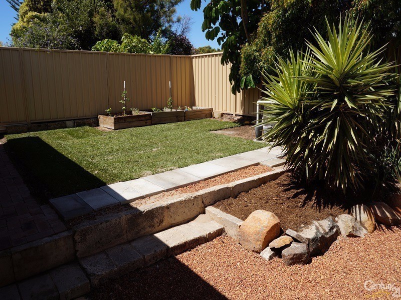 61 Waikiki Road, Safety Bay WA 6169