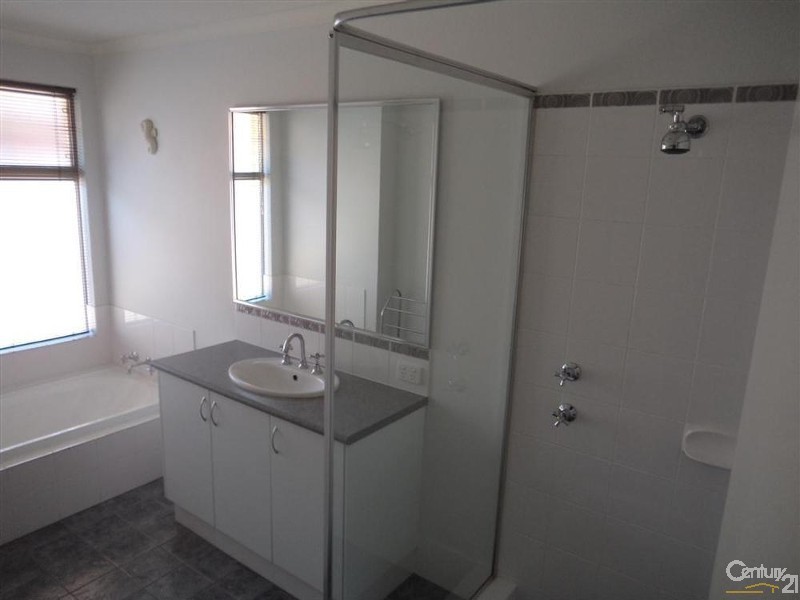 20 Alicante Mews, Secret Harbour WA 6173