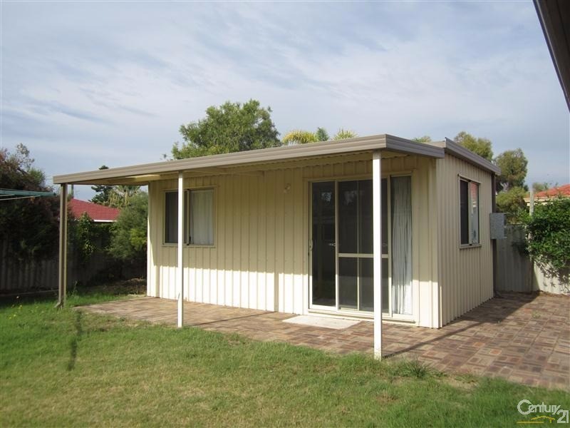 20 Cambridge Crescent, Cooloongup WA 6168