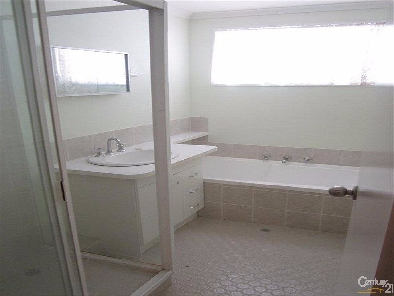 20 Cambridge Crescent, Cooloongup WA 6168