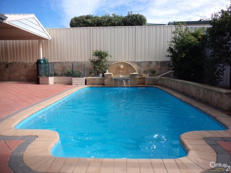 28 Galway Gardens, Warnbro WA 6169