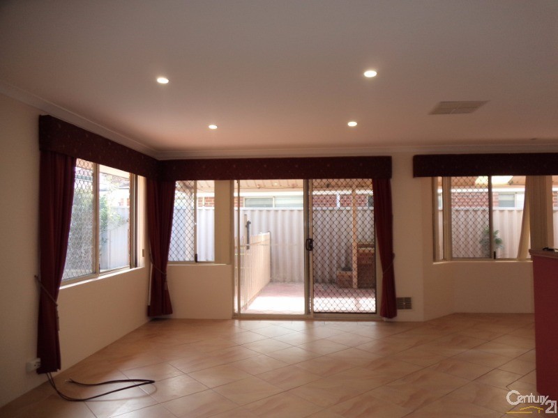 28 Galway Gardens, Warnbro WA 6169