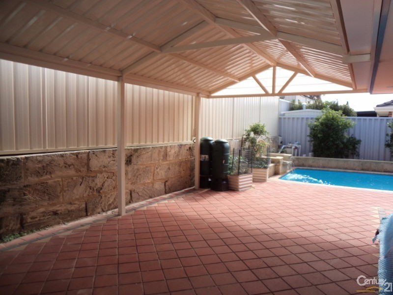 28 Galway Gardens, Warnbro WA 6169