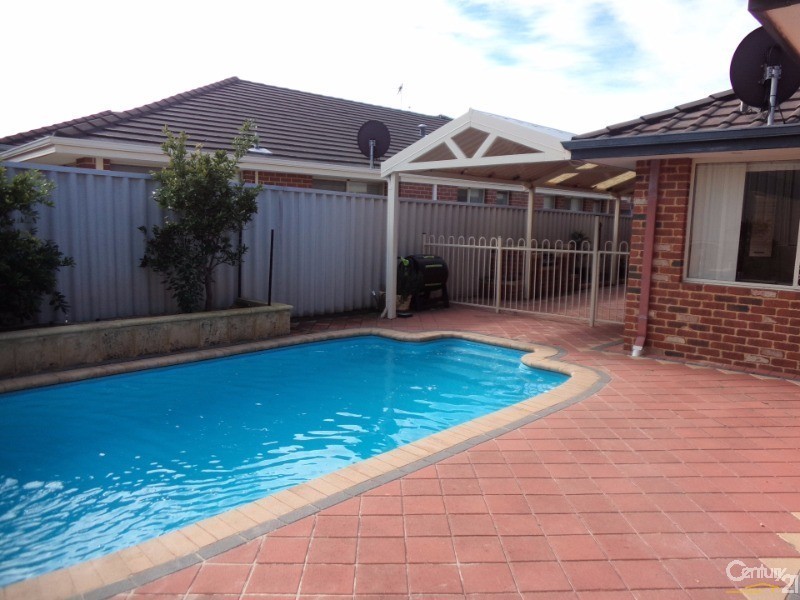 28 Galway Gardens, Warnbro WA 6169