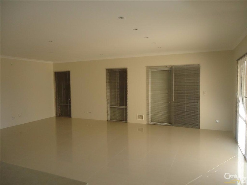 16 Johanna Way, Secret Harbour WA 6173