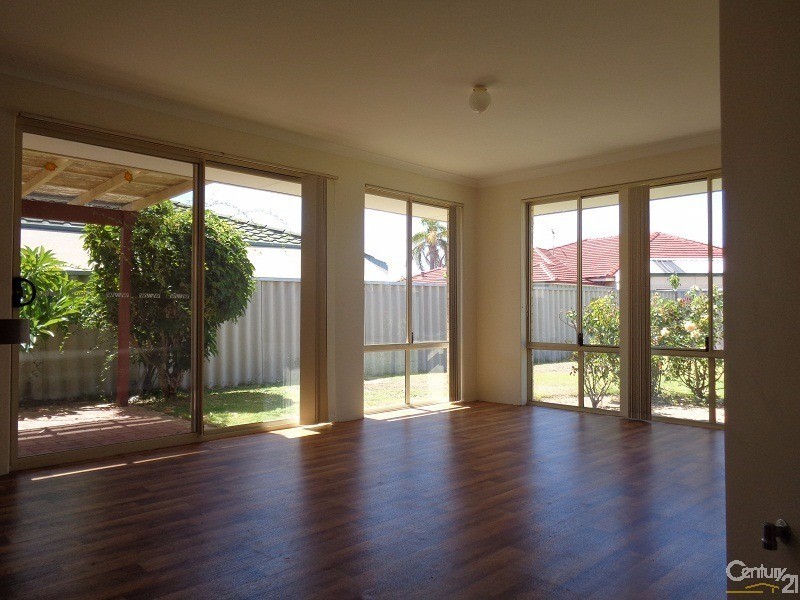17 St Ettiene Gardens, Port Kennedy WA 6172