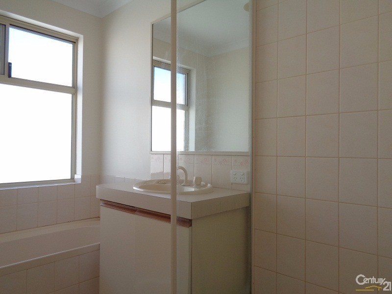 17 St Ettiene Gardens, Port Kennedy WA 6172