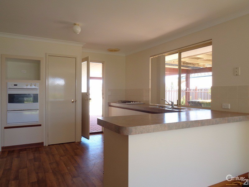 17 St Ettiene Gardens, Port Kennedy WA 6172
