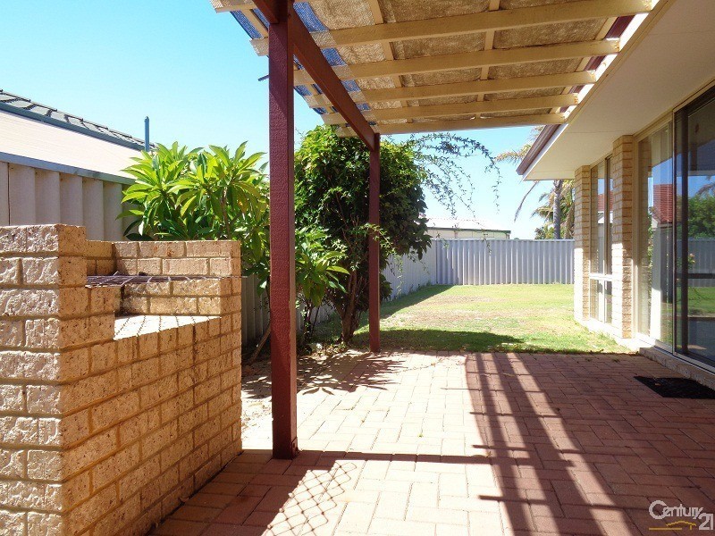 17 St Ettiene Gardens, Port Kennedy WA 6172