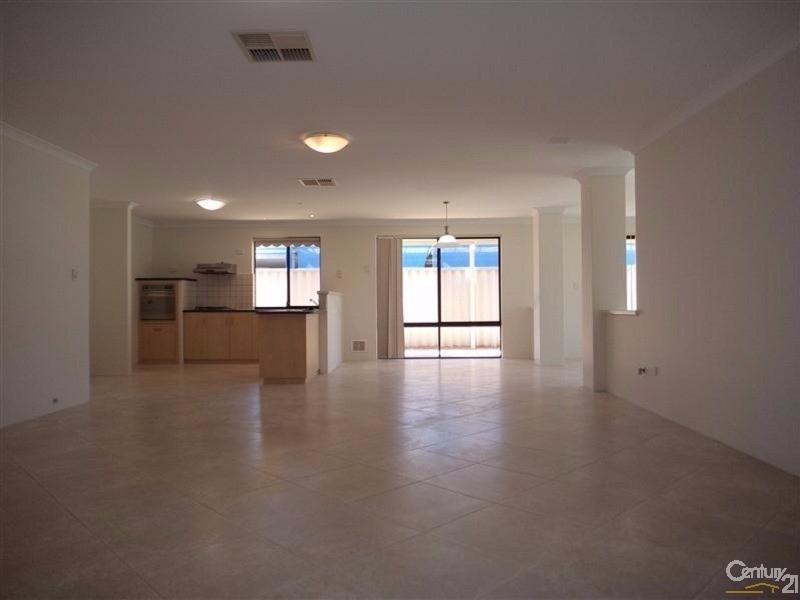 116 San Sebastian Boulevard, Port Kennedy WA 6172
