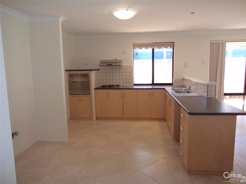 116 San Sebastian Boulevard, Port Kennedy WA 6172