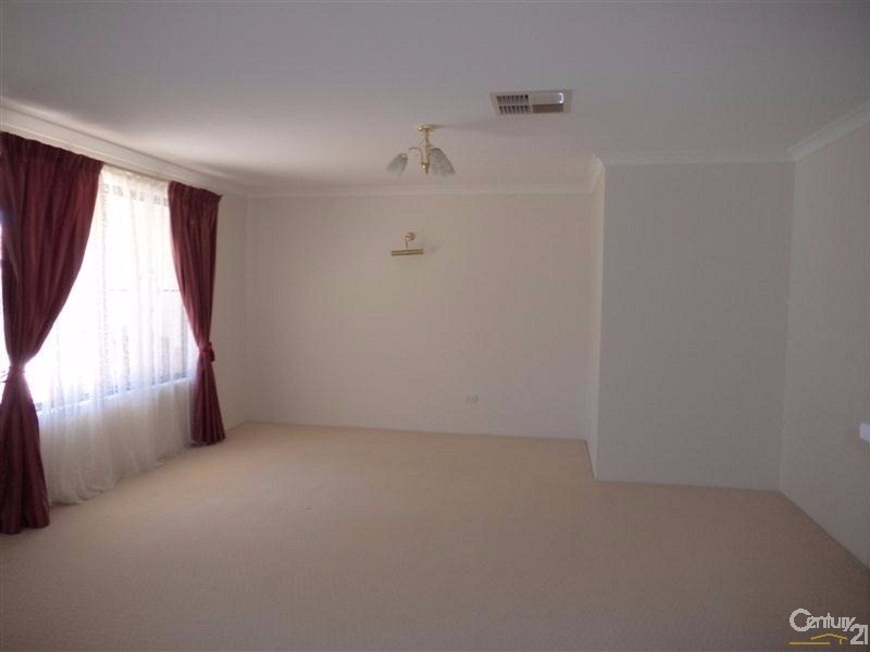 116 San Sebastian Boulevard, Port Kennedy WA 6172